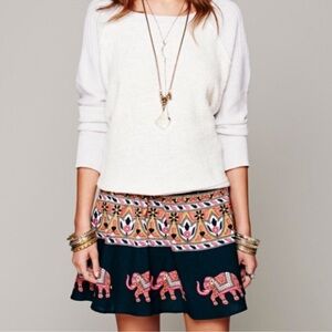 Free People elephant print wrap mini. 100% Cotton. Length 19” 🐘